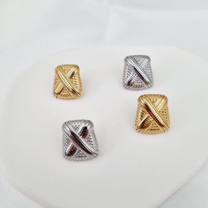 20240408_134238 Ατσάλινα σκουλαρίκια - Image 1