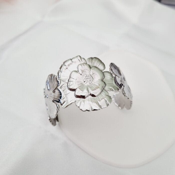 20240408_142908 Ατσάλινο βραχιόλι με λουλούδια - Image 1