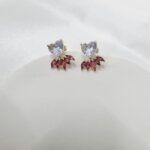 Ατσάλινα σκουλαρίκια καρδιές με στρας - Image 2