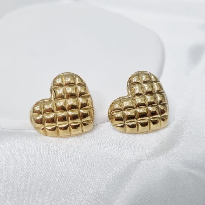 20241022_200918 Ατσάλινα σκουλαρίκια καρδιές καπιτονέ - Image 1