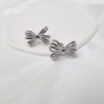 Ατσάλινα σκουλαρίκια φιογκάκια - Image 2