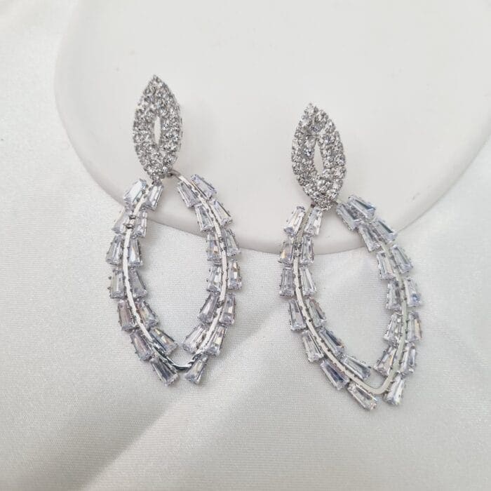 20241127_123829 Κρεμαστά σκουλαρίκια με διάφανα κρύσταλλα και στρας - Image 1