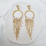 Κρεμαστά σκουλαρίκια με διάφανα κρύσταλλα και στρας