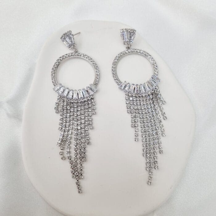 Κρεμαστά σκουλαρίκια με διάφανα κρύσταλλα και στρας - Image 2