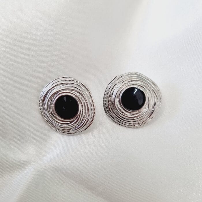 20241212_123458 Ατσάλινα στρόγγυλα σκουλαρίκια με μαύρο σμάλτο - Image 1