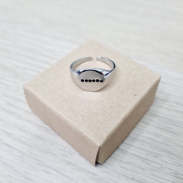 20241227_164259 Ατσάλινο δαχτυλίδι με μαύρα στρας - Image 1