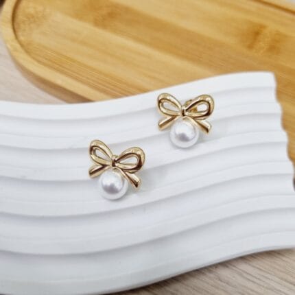 Ατσάλινα σκουλαρίκια φιογκάκια με πέρλες