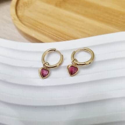 Ατσάλινοι κρίκοι με καρδιές με φουξ στρας