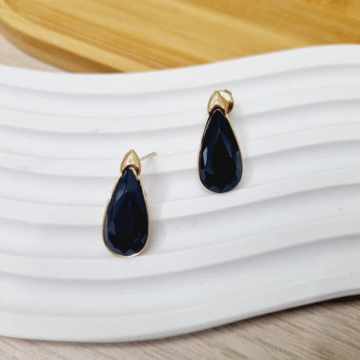 20250311_184703 Ατσάλινα σκουλαρίκια σταγόνες με μαύρα κρύσταλλα - Image 1