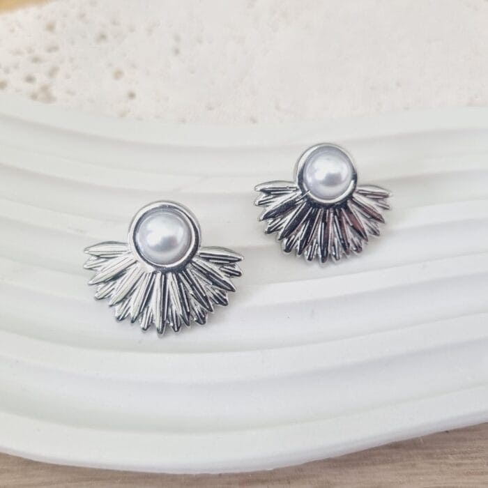 Ατσάλινα σκουλαρίκια βεντάλιες με πέρλες - Image 1