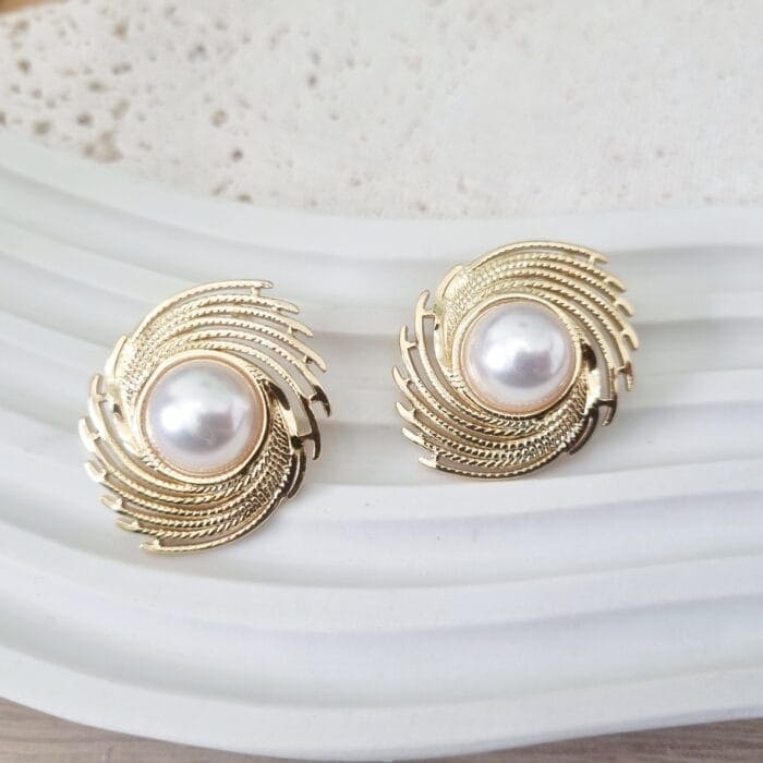 20250312_124223 Ατσάλινα σκουλαρίκια με πέρλες - Image 1