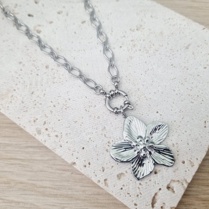 20250416_145018 Ατσάλινο κολιέ λουλούδι - Image 1