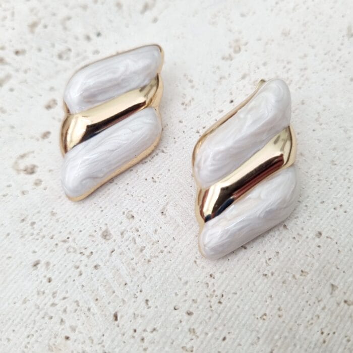 20250618_135932 Ατσάλινα σκουλαρίκια με άσπρο σμάλτο - Image 1