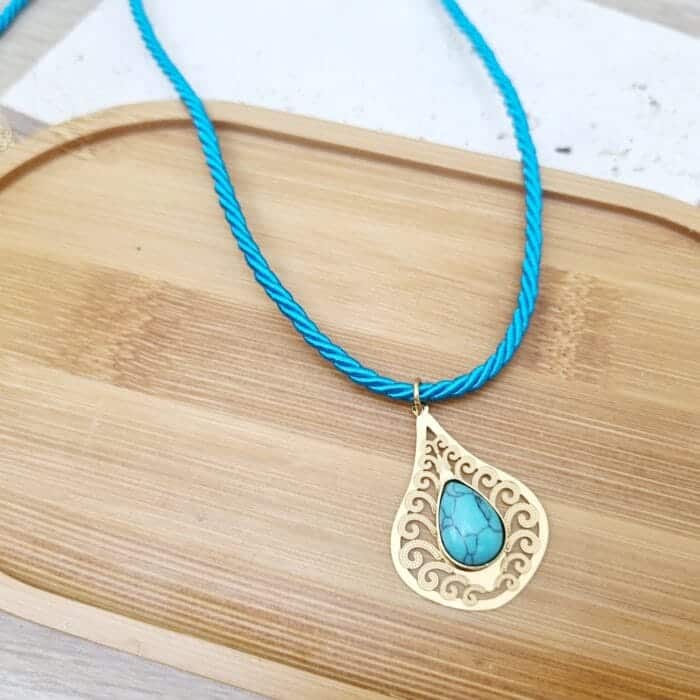 Ατσάλινο κολιέ με έθνικ στοιχείο με ημιπολύτιμο λίθο σε στριφτό κορδόνι - Image 1