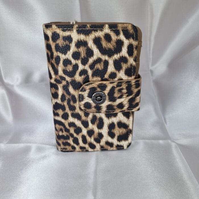 20250905_184926 Πορτοφόλι animal print - Image 1