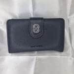 Μαύρο πορτοφόλι