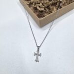 Ατσάλινο κολιέ με σταυρό - Image 2