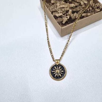 Ατσάλινο κολιέ με καδένα και στοιχείο με μαύρο σμάλτο