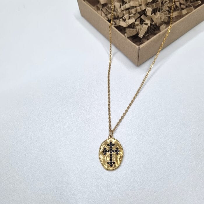 20251002_2024502 Ατσάλινο κολιέ με οβάλ στοιχείο με σταυρό με μαύρα στρας - Image 1