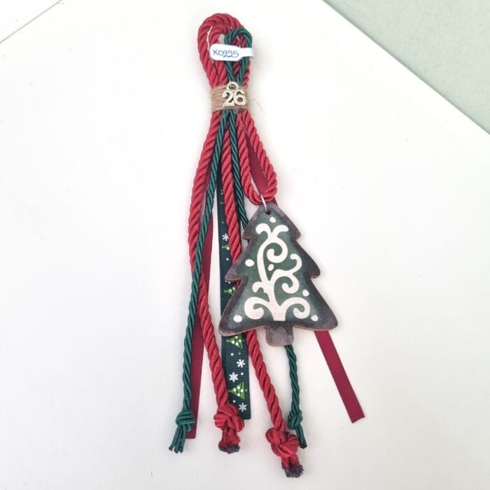 87 Κρεμαστό Γούρι 2026 - Χριστουγεννιάτικο Δέντρο με κόκκινο και πράσινο κορδόνι - Image 1