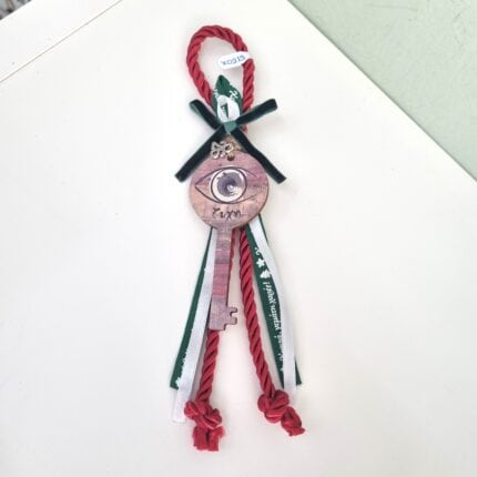 Κρεμαστό Γούρι 2026 - Κλειδί με μάτι με κόκκινο κορδόνι