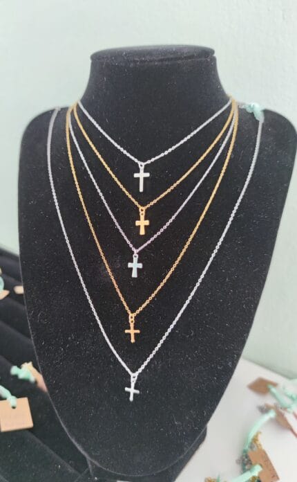 Ατσάλινο κολιέ με σταυρό