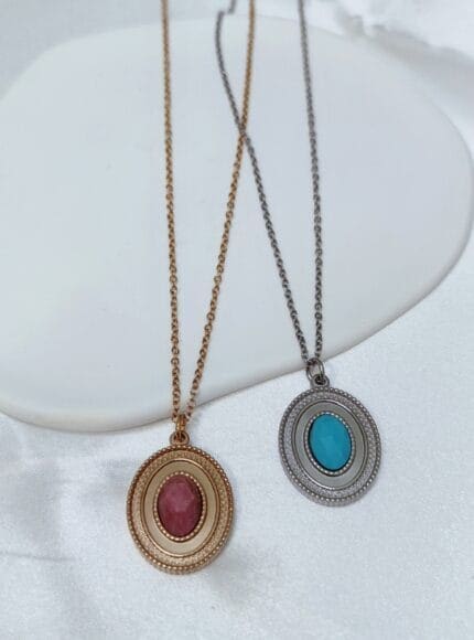 Ατσάλινο κολιέ με οβάλ στοιχείο με ημιπολύτιμο λίθο