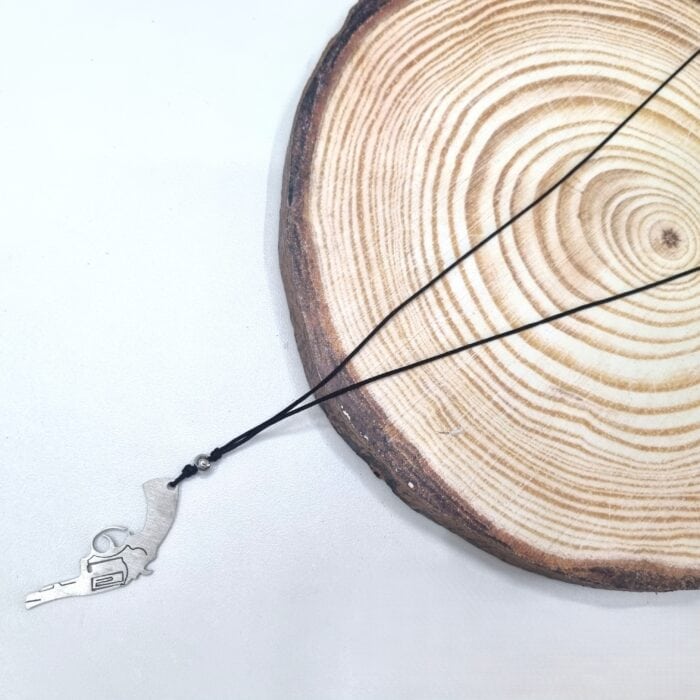 K163 Ατσάλινο κολιέ με πιστόλι - Image 1