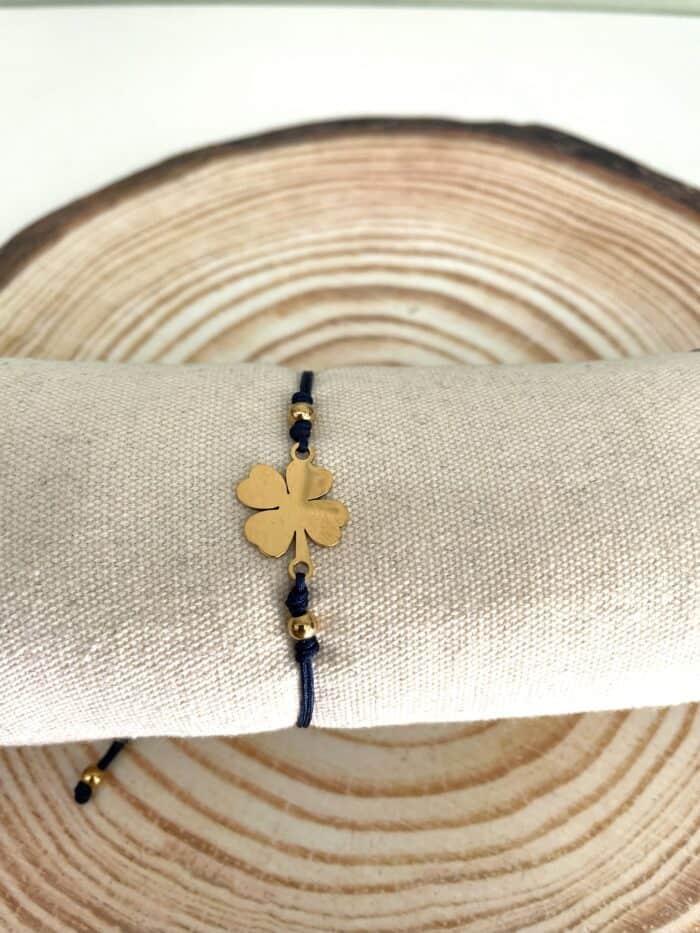 Β5 Ατσάλινο βραχιόλι με χρυσό τριφύλλι - Image 1