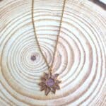 Κολιέ με λουλούδι με γκλίτερ