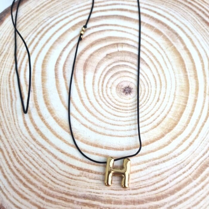 Μακρύ κολιέ με ατσάλινο μονόγραμμα Η - Image 2