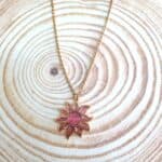 Κολιέ με λουλούδι με γκλίτερ - Image 2