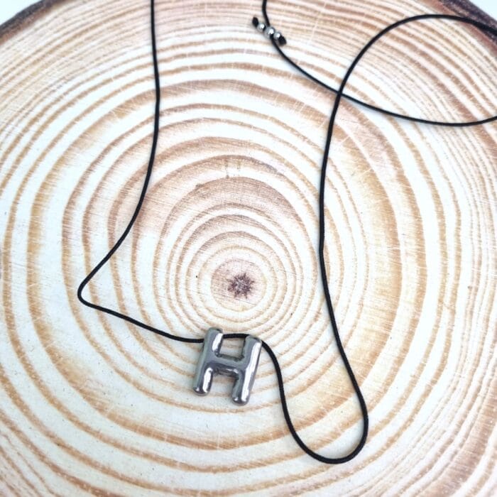 Κ12 Μακρύ κολιέ με ατσάλινο μονόγραμμα Η - Image 1