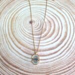 Κολιέ με κρεμαστό στοιχείο