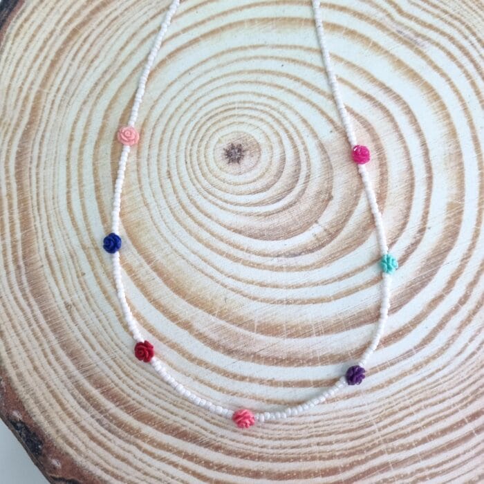 Κολιέ με πολύχρωμα τριανταφυλλάκια - Image 1