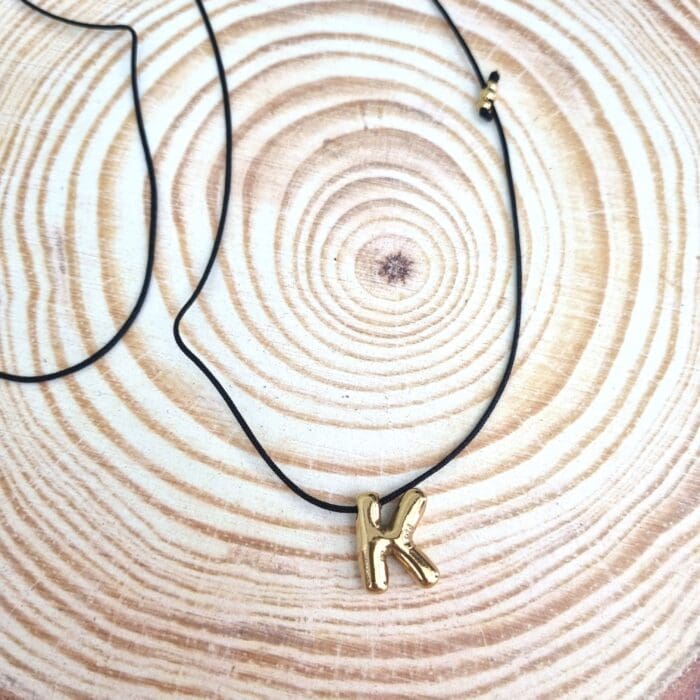 Μακρύ κολιέ με ατσάλινο μονόγραμμα Κ - Image 2