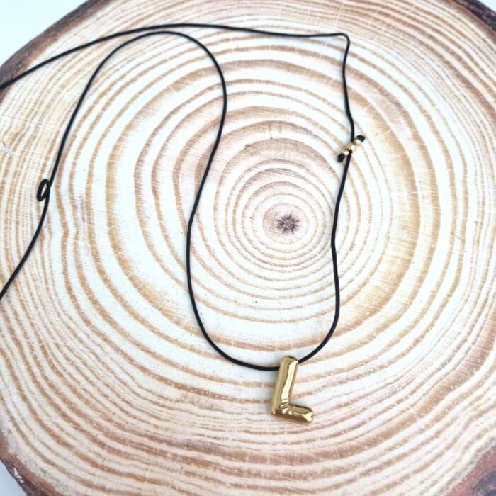 Κ17 Μακρύ κολιέ με ατσάλινο μονόγραμμα L - Image 1