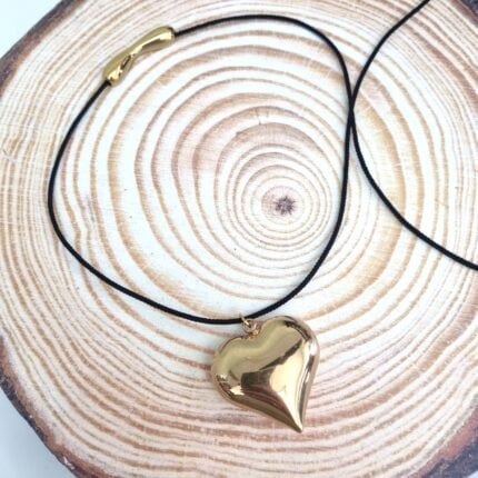 Μακρύ κολιέ με ατσάλινη καρδιά