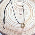 Μακρύ κολιέ με ατσάλινο μονόγραμμα D