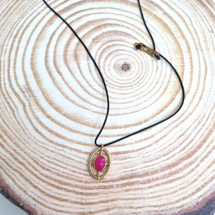 Μακρύ κολιέ με ατσάλινο οβάλ στοιχείο με ημιπολύτιμη πέτρα - Image 2