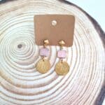 Κρεμαστά σκουλαρίκια με τετράγωνα κρύσταλλα και φλουριά - Image 4