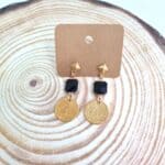 Κρεμαστά σκουλαρίκια με τετράγωνα κρύσταλλα και φλουριά - Image 3