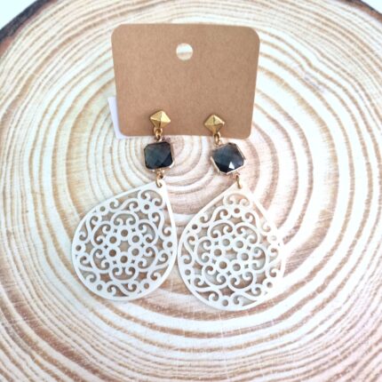 Κρεμαστά σκουλαρίκια εκρού μεγάλες σταγόνες