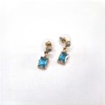 Μικρά κρεμαστά σκουλαρίκια με τετράγωνα κρύσταλλα - Image 5