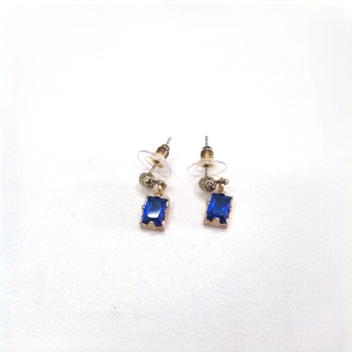 Μικρά κρεμαστά σκουλαρίκια με τετράγωνα κρύσταλλα - Image 3