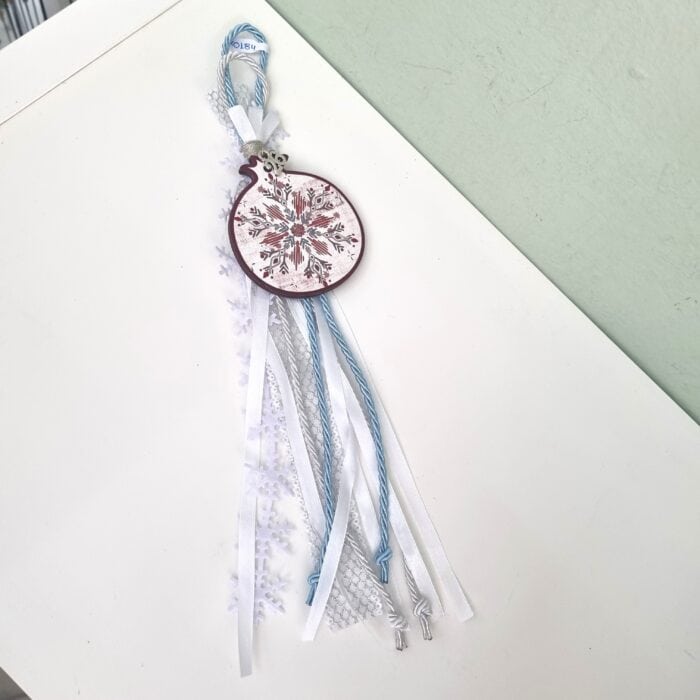 Κρεμαστό Γούρι 2026 - Ρόδι με γαλάζιο κορδόνι - Image 1