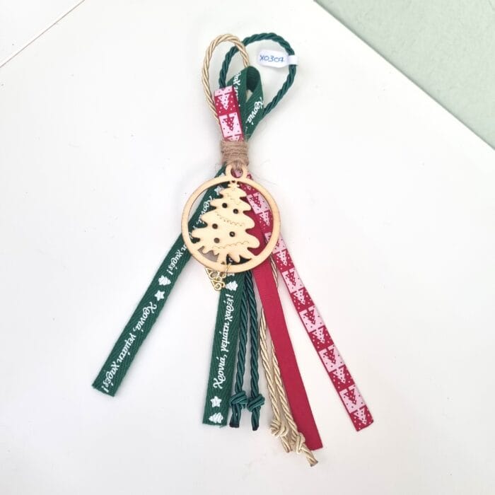 Κρεμαστό Γούρι 2026 - Χριστουγεννιάτικο δέντρο με πράσινο και χρυσό κορδόνι - Image 1