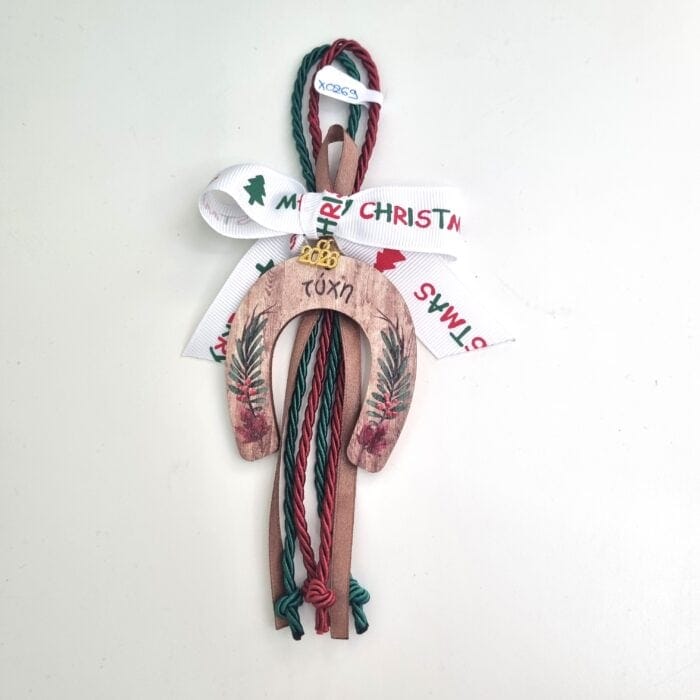 147 Κρεμαστό Γούρι 2026 - Πέταλο με κόκκινο και πράσινο κορδόνι - Image 1